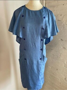 1980s Classic Blue Button-Accent  Linen Dress with Cape Sleeves